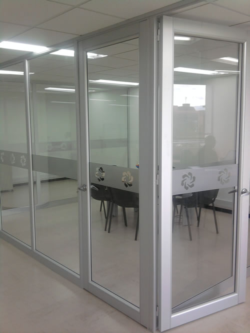Divisiones de oficina, en aluminio y Vidrio, Norte de Bogotá